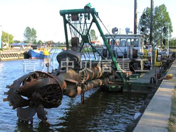 Cutter suction dredger