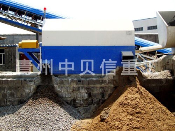 Concrete gravel separator